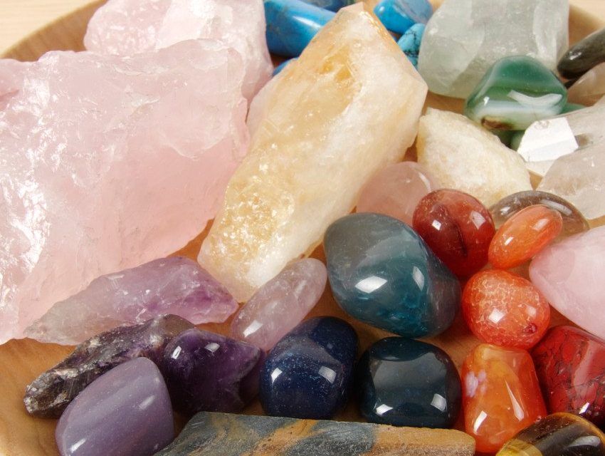 Litomancia_ el arte de adivinar con piedras, cristales y gemas - WeMystic