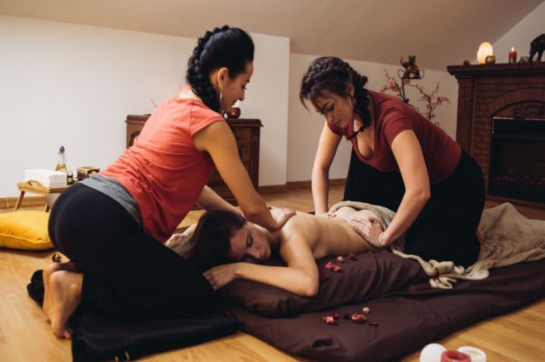 Tantric massage_ Complete guide for men and women — ActiveMan